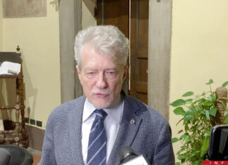 Ghinelli replica a Renzi: “Chiedere scusa? Neanche per sogno. Si scusi lei, Arezzo se l’aspetta e pure se lo merita”