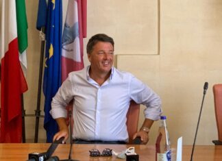 Renzi attacca Ghinelli: “il Sindaco dovrebbe chiedere scusa alla famiglia Boschi sulla vicenda Banca Etruria”