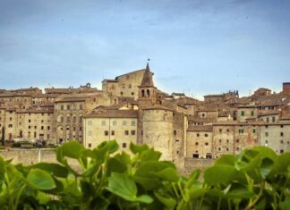 Ad Anghiari potenziato il servizio di raccolta differenziata: in arrivo la raccolta dell’organico. E’ il primo comune della Valtiberina.