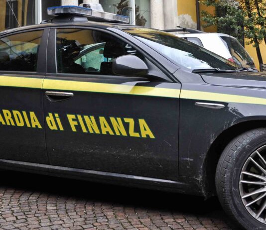 La Guardia di Finanza sequestra oltre 450chili di tabacchi lavorati esteri di contrabbando