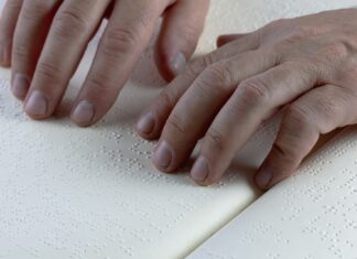 Scuola, da lunedì bambini e ragazzi non vedenti con tutti i libri di testo in braille