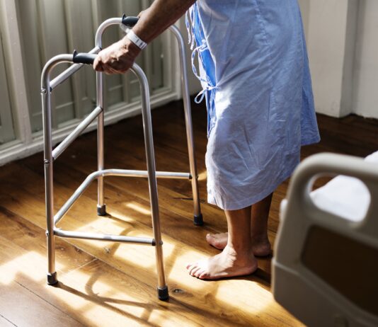 Rsa: vietate le visite dei familiari fino al termine dell’emergenza sanitaria