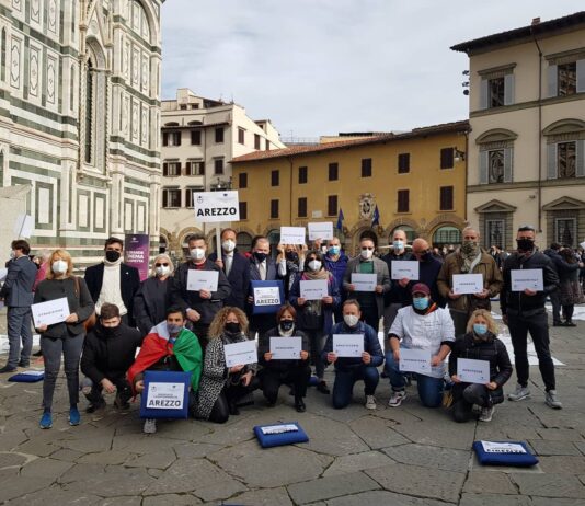 #SIAMOATERRA: a Firenze la mobilitazione di imprenditori e lavoratori della ristorazione da tutta la Toscana