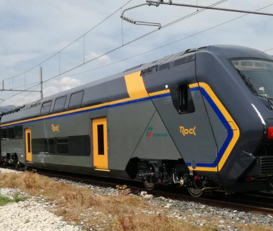 Arrivato il quarto Rock. Baccelli: “Entro il 2021, 15 i treni di ultima generazione in servizio”