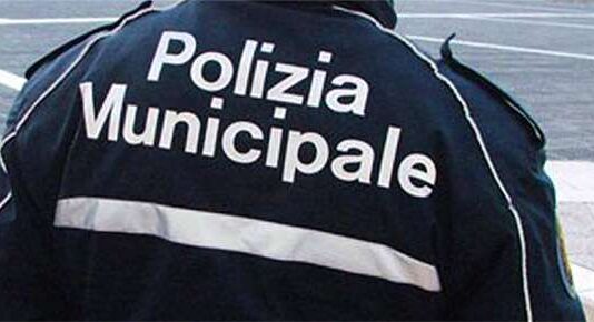 Saione: vendevano pesce congelato scaduto, sequestrato e distrutto dalla PM