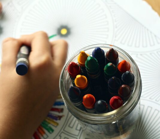 Covid, “con lockdown e lezioni al pc effetto yo-yo per bambini”