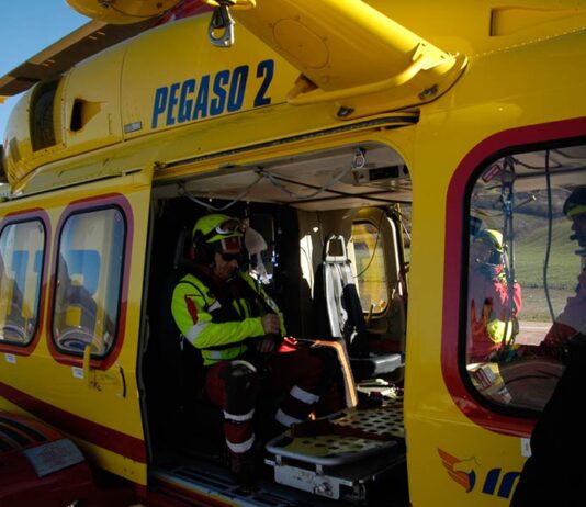 23enne perde il controllo dell’auto e si ribalta, trasferito a Siena in elicottero