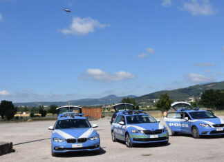 L’azione della Polizia di Stato di Arezzo diretta al contrasto dei traffici illeciti lungo la E/45. Controllate 60 persone e più di 300 veicoli