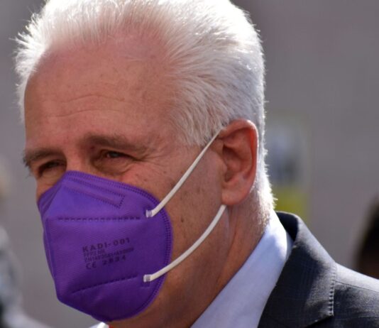 Giani: “4500 lettere di sospensione per i sanitari no vax, chi non si vaccina non può prendersi cura degli altri”