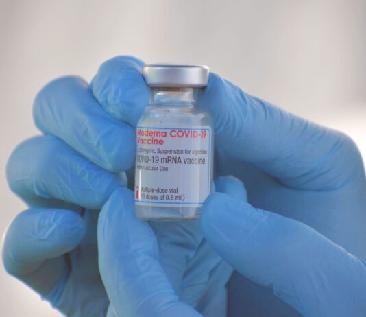 Via libera dell’Ema alla terza dose del vaccino Moderna