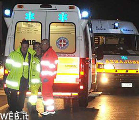 Auto si ribalta a Monterchi, cinque le persone coinvolte
