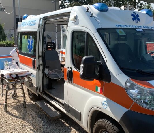 Perde il controllo dell’auto e si ribalta, perde la vita 67enne