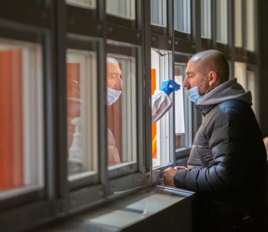 Coronavirus: in Toscana 3075 nuovi casi. Tre decessi con un’età media di 81,7 anni