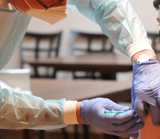 Via alle prenotazioni per il vaccino anti-Covid nella fascia 5-11 anni: venti sedi nell’Asl Toscana sud est