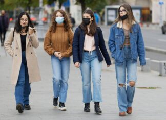 Covid, diminuiscono le restrizioni: date e regole