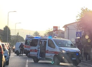 Scontro furgone e moto in centro ad Arezzo due le persone ferite, uno è grave