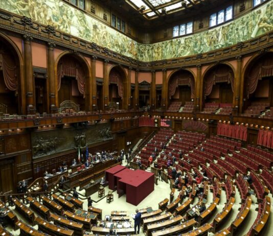 Manovra, dalla tassa sugli extraprofitti a Opzione donna: tutte le novità