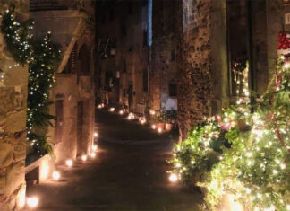 Anghiari si accende e promette spettacolo: luci di candele e “Tappeto dei ricordi” per inaugurare il cartellone di Natale. Si parte l’8 dicembre