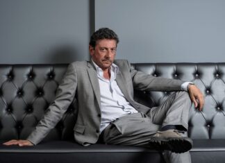 Il doppio appuntamento con Sergio Castellitto in “Zorro” chiude la stagione al Signorelli