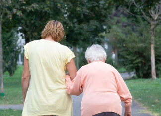Famiglie con anziani: la ASL cerca soggetti per l’attivazione di servizi di sostegno