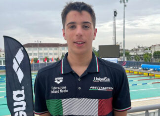 Gabriele Mealli in vasca alla Coppa Comen con la nazionale italiana di nuoto