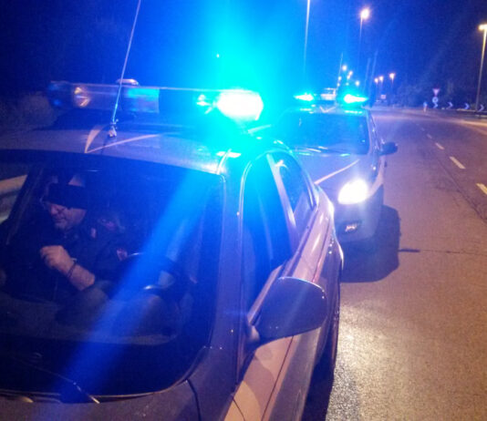 Viaggiava in E45 con 30 chili di droga destinati a tutta Italia: arrestato 20enne