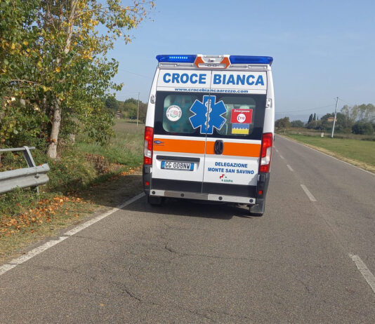 Doppio incidente in galleria a Palazzo del Pero: un’auto finisce contro il muro