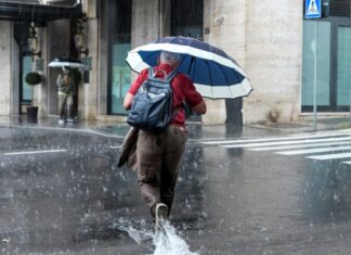 Pioggia, temporali e vento, codice giallo per tutta la Toscana