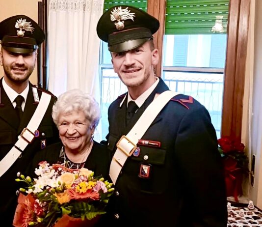 I Carabinieri partecipano ai festeggiamenti per i 92 anni della Signora Rita di Bibbiena