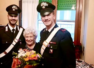 I Carabinieri partecipano ai festeggiamenti per il 92° compleanno della Signora Rita di Bibbiena