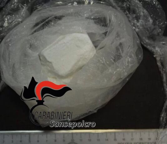 Sansepolcro: inseguito nel centro storico e arrestato dai carabinieri per possesso di cocaina
