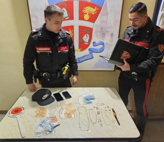 Finto Carabiniere truffa un anziano, oro e gioielli per 15mila euro