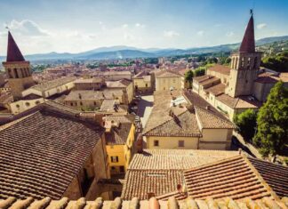 Sansepolcro, popolazione in lieve crescita: aumentano i nuovi residenti e calano i decessi