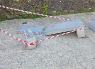 Sansepolcro: divelta e distrutta la panchina a Porta Fiorentina