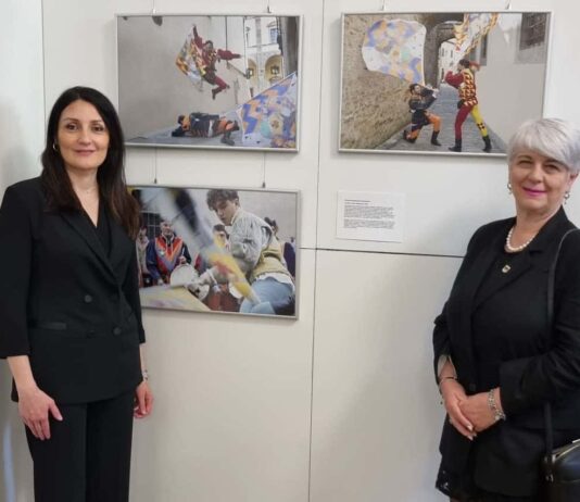 Sansepolcro portatrice di pace con le foto di Lorenzi a Neuchatel