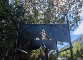 Sansepolcro: “Piero Loves the Grass”, la scultura di Faust Cardinali