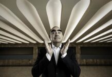 Elio in scena a Sansepolcro con “La rivalutazione della tristezza”