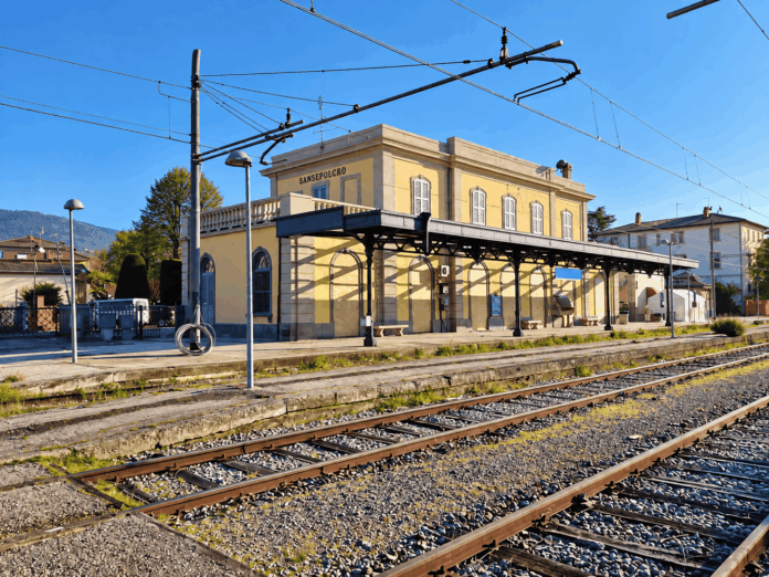 Stazione-ferroviaria-di-Sansepolcro.png